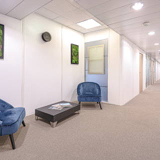 Bureau privé 11 m² 3 postes Location bureau Avenue du Maréchal de Lattre de Tassigny Boulogne-Billancourt 92100 - photo 2